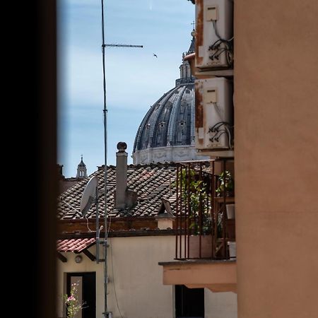 Vatican Boutique Apartment With St Peters Dome View Рим Экстерьер фото